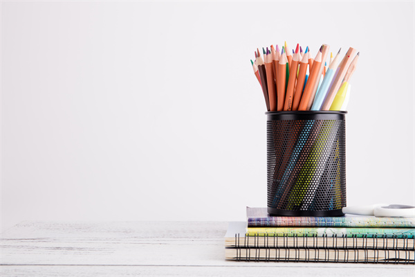 企業(yè)管理水平的提高要從管理層自身抓起，從現(xiàn)場抓起