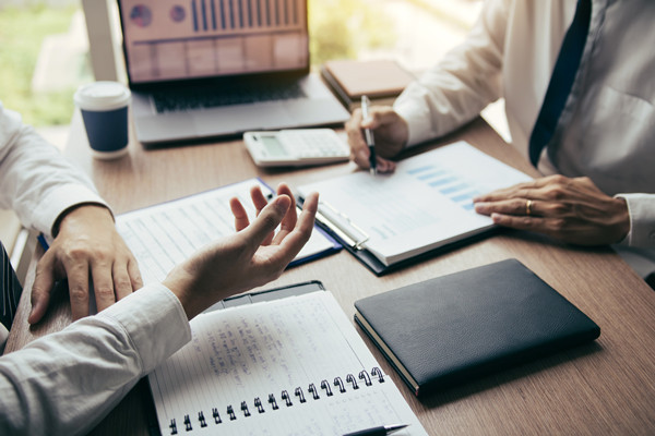 如何評(píng)估薪酬體系的可持續(xù)性和競(jìng)爭(zhēng)力？