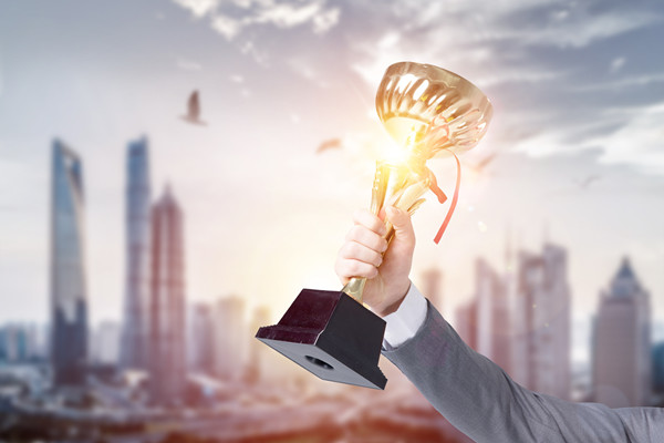 如何設(shè)計(jì)以績效為基礎(chǔ)的薪酬和獎(jiǎng)勵(lì)體系？