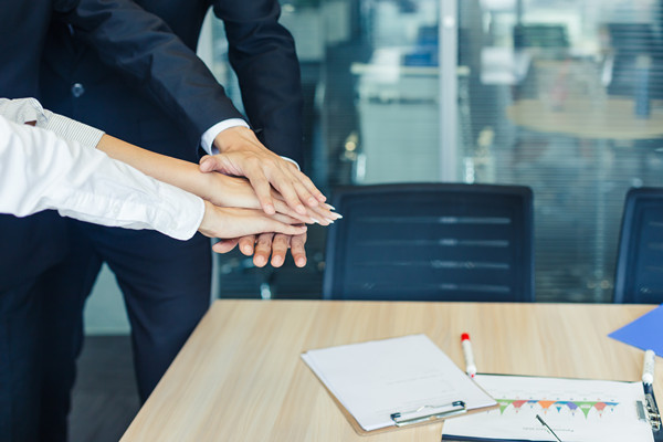 績(jī)效與發(fā)展：以績(jī)效為基礎(chǔ)，規(guī)劃員工職業(yè)發(fā)展