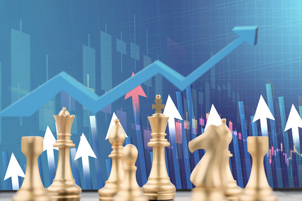 全面評估戰(zhàn)略風險，及時調整戰(zhàn)略方向