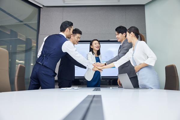 如何通過人力資源管理計劃支持年度經(jīng)營計劃？