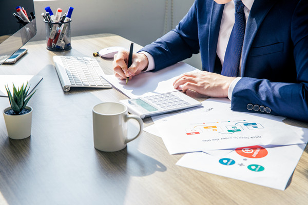 跨行業(yè)薪酬對比分析：掌握行情，引領(lǐng)企業(yè)薪酬戰(zhàn)略