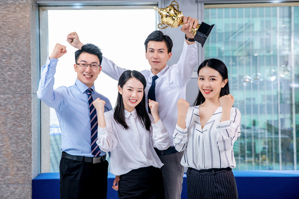 優(yōu)化組織內(nèi)部協(xié)同與溝通機(jī)制，提高組織效率和執(zhí)行力