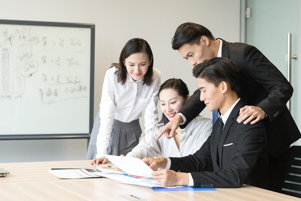 引領(lǐng)市場(chǎng)變革，專業(yè)營(yíng)銷咨詢助力企業(yè)持續(xù)增長(zhǎng)