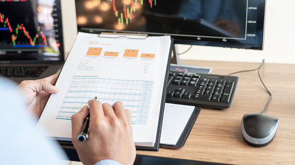 多方面分析在年度經(jīng)營計劃中的應用：洞悉市場與競爭