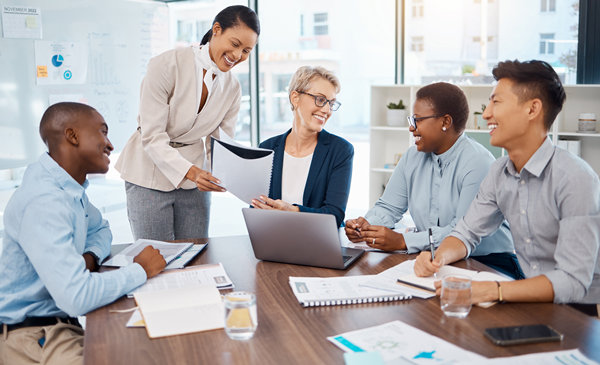 多元化與包容性：構(gòu)建多元人才隊伍，推動組織創(chuàng)新