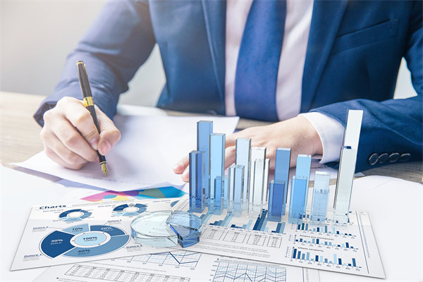 制定精準經(jīng)營計劃，引領企業(yè)穩(wěn)健發(fā)展，實現(xiàn)長遠目標