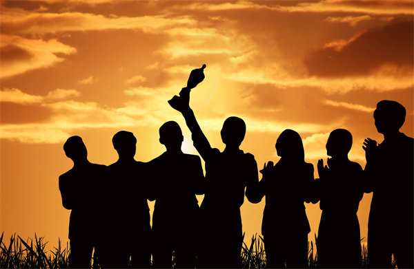 深化創(chuàng)新驅(qū)動(dòng)，落實(shí)年度經(jīng)營(yíng)計(jì)劃，推動(dòng)企業(yè)跨越發(fā)展