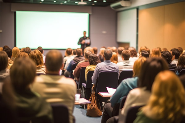 深化員工培訓與發(fā)展，提升團隊整體競爭力和創(chuàng)新能力