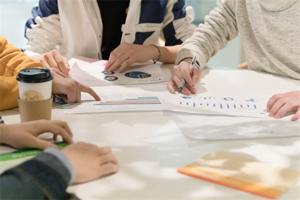 集團戰(zhàn)略規(guī)劃和年度經(jīng)營計劃不匹配怎么辦？