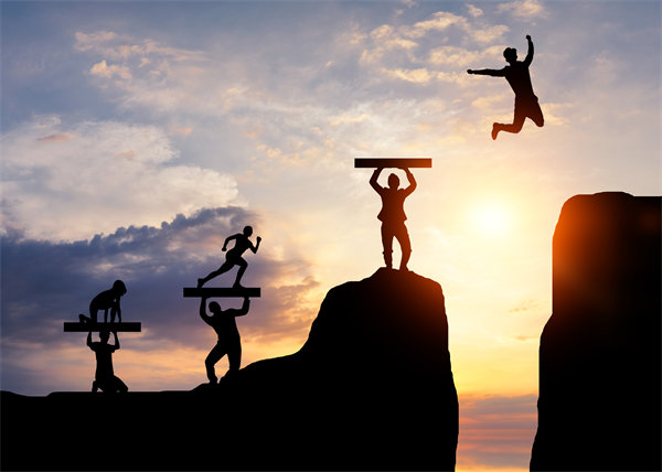 如何構(gòu)建高效能的組織架構(gòu)以驅(qū)動(dòng)企業(yè)的業(yè)務(wù)發(fā)展？