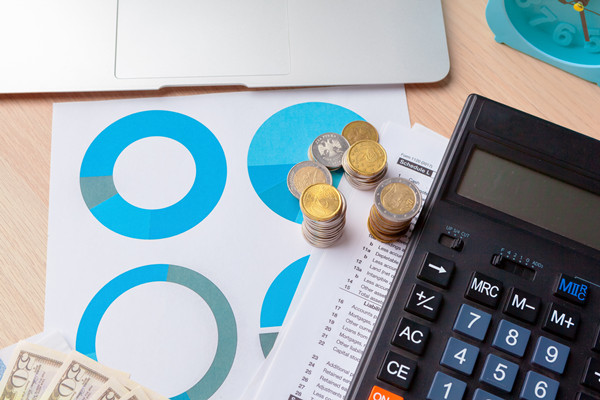 預(yù)算管理過程中如何有效應(yīng)對市場波動(dòng)與不確定性？