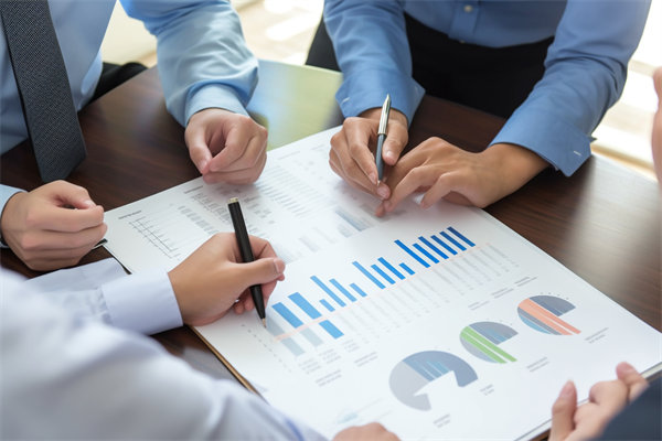 薪酬績效管理中的溝通障礙如何克服，增強員工信任感？