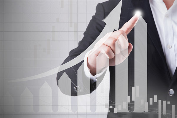 如何平衡長期戰(zhàn)略規(guī)劃與短期預(yù)算目標(biāo)的矛盾與沖突？