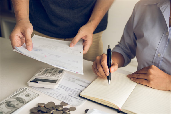 績效不佳員工的薪酬調(diào)整策略：如何既公平又有效？