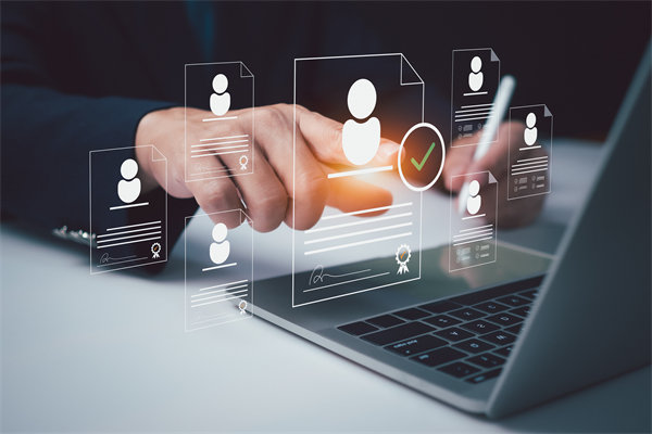 人力資源管理數(shù)字化轉(zhuǎn)型的關鍵步驟與挑戰(zhàn)？