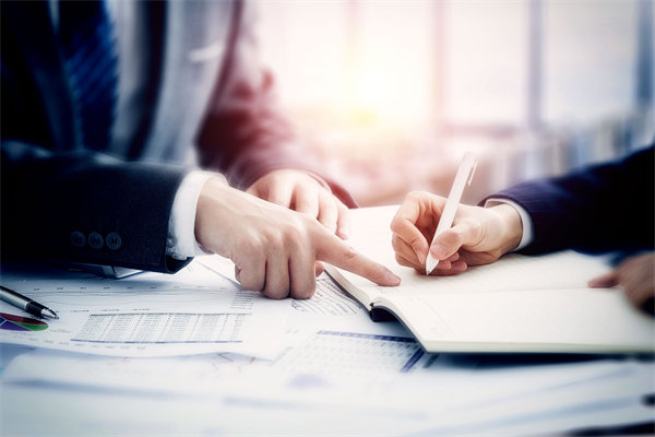 面對業(yè)績波動，企業(yè)如何靈活調整績效評價標準？