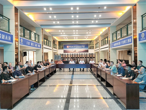 閩發(fā)鋁業(yè)精益生產項目總結大會現(xiàn)場