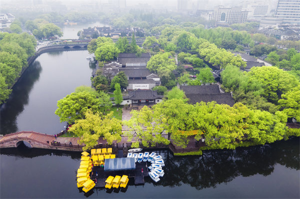 管理咨詢?nèi)绾沃幉ㄆ髽I(yè)實(shí)現(xiàn)高效運(yùn)營？