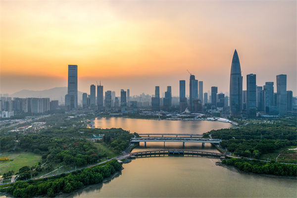 深圳集團(tuán)管控咨詢公司如何助力企業(yè)實(shí)現(xiàn)高效集權(quán)與分權(quán)？