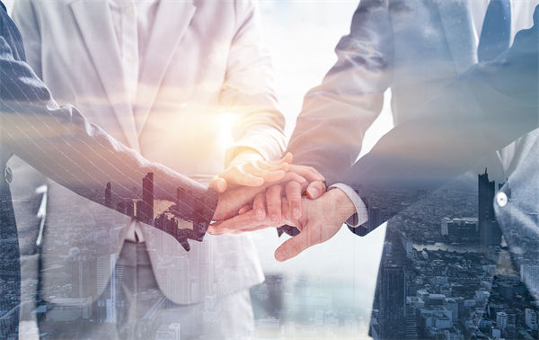 在精益生產(chǎn)中，企業(yè)如何有效減少生產(chǎn)過(guò)程中的浪費(fèi)？