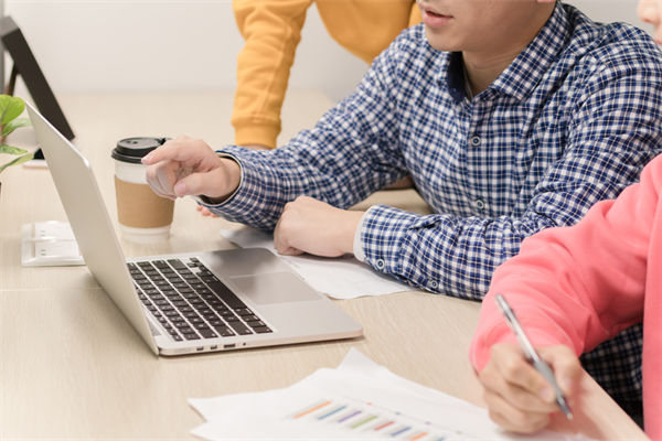 胖東來珠寶員工年薪從未低于20萬，對(duì)企業(yè)人資的啟發(fā)