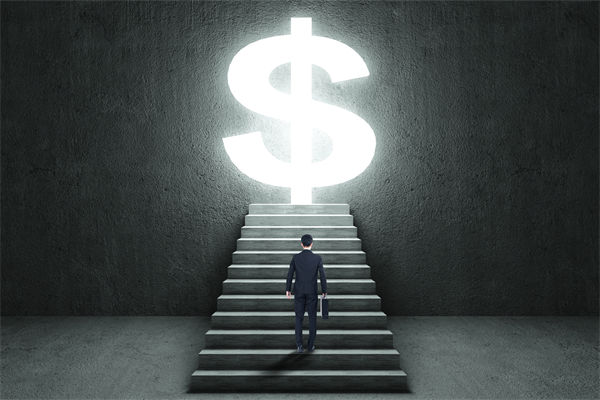 薪酬管理中，如何考慮員工個(gè)人發(fā)展，實(shí)現(xiàn)長(zhǎng)期激勵(lì)？