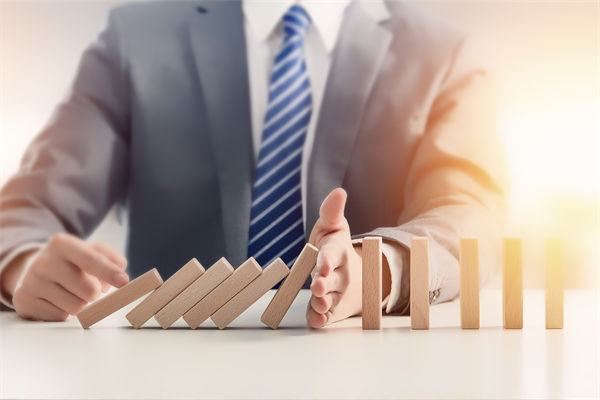 風險評估與應對：組織規(guī)劃中如何預見并減輕潛在問題？