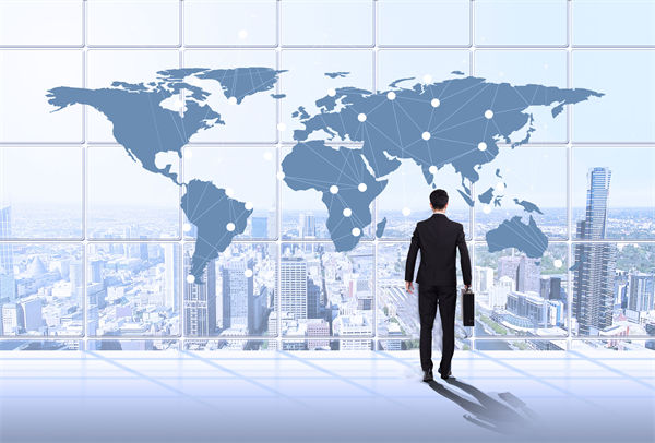 績效咨詢過程中，如何確保咨詢方案的落地實(shí)施？