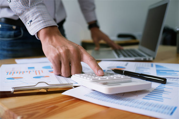 薪酬與績效如何掛鉤，專業(yè)咨詢?nèi)绾沃珳试O(shè)計？