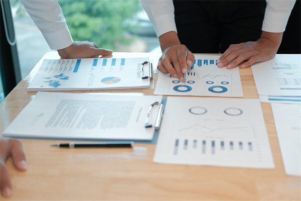 在薪酬績(jī)效管理中，如何融入員工個(gè)人發(fā)展計(jì)劃？