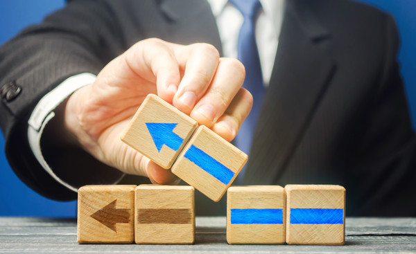 戰(zhàn)略迷茫，方向難尋，如何借戰(zhàn)略咨詢精準(zhǔn)定位企業(yè)航向？