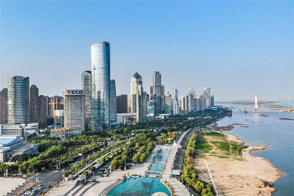 企業(yè)如何借助南昌精益生產(chǎn)咨詢公司提升生產(chǎn)效率與減少浪費？