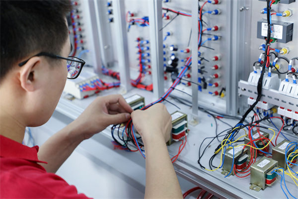 哪些行業(yè)人才火爆就業(yè)市場？人力資源管理有何啟發(fā)？