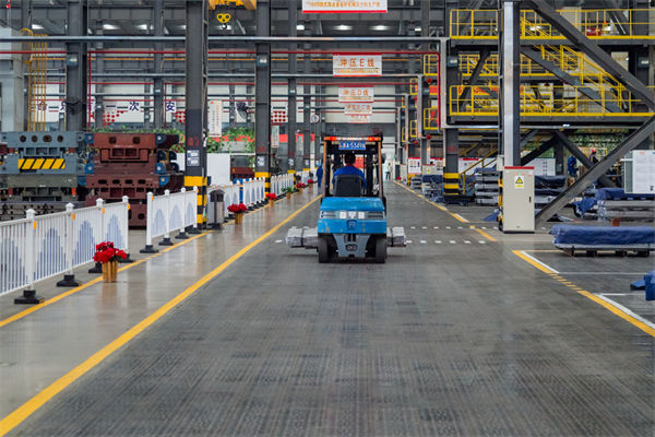 車間布局混亂不堪，精益生產(chǎn)巧妙規(guī)劃讓效率直線飆升