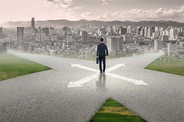 企業(yè)轉(zhuǎn)型遇阻，管理咨詢?nèi)绾尉珳势凭珠_辟新增長路徑？