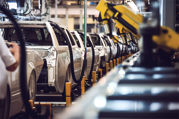 在精益生產(chǎn)過程中，如何有效識別并解決生產(chǎn)瓶頸問題？