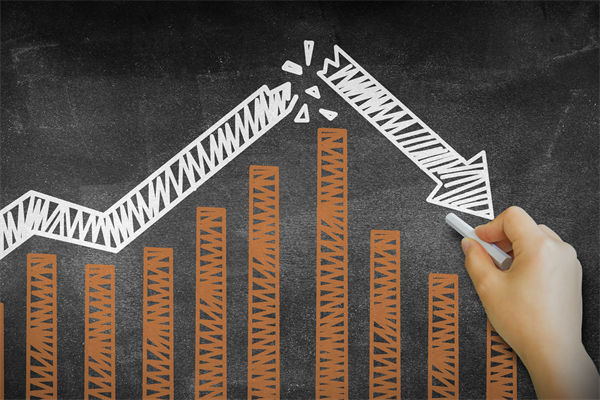 A股開盤大跌，近800股跌超9%，關(guān)聯(lián)企業(yè)如何調(diào)整戰(zhàn)略？