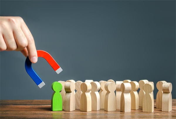 行業(yè)薪酬競爭激烈，企業(yè)怎樣優(yōu)化薪酬吸引頂尖人才？