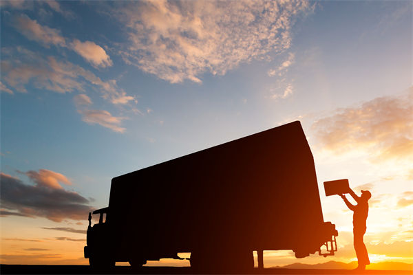 快遞員入職京東13年工資共100多萬，其他企業(yè)怎么看？