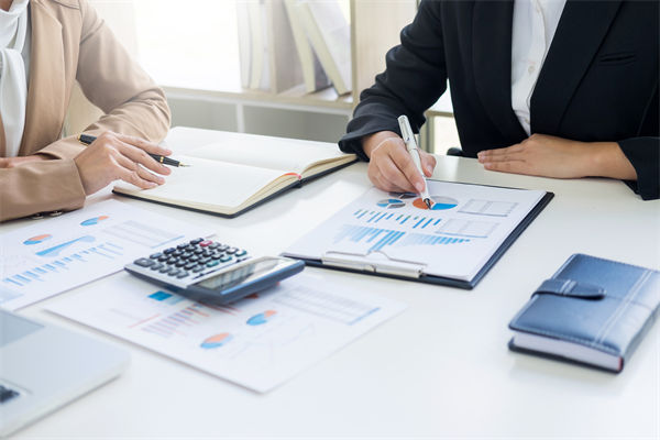 央行5月7日宣布降準(zhǔn)降息，對(duì)企業(yè)薪酬績(jī)效的啟示