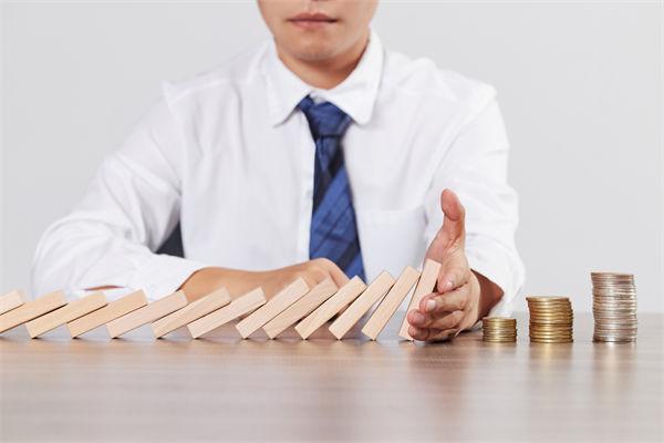 集團風險管控薄弱，如何加強風險管理保障集團運營？