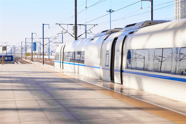 美國(guó)為什么沒有中國(guó)那樣的高鐵？是哪些方面限制了？