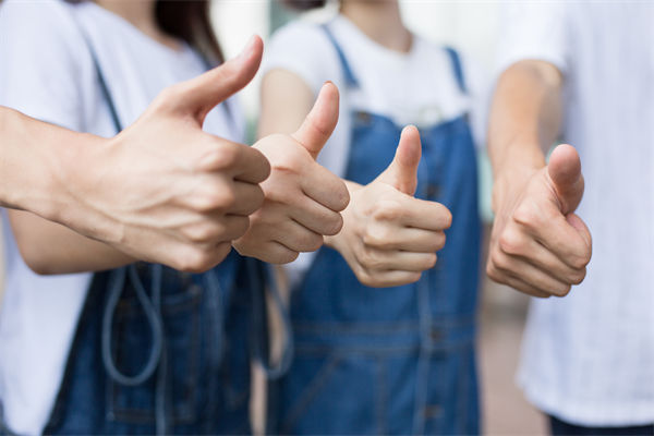 企業(yè)文化標(biāo)語(yǔ)掛滿墻，為何員工依然缺乏認(rèn)同感？