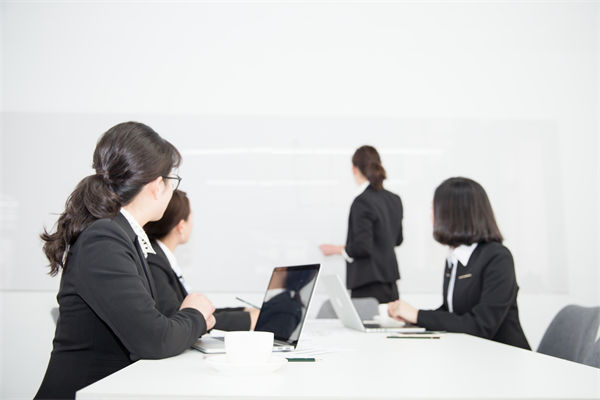 人力資源該管控還是賦能？多數(shù)企業(yè)都踩錯了管理節(jié)奏！