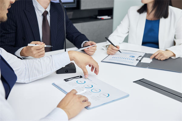 人力資源管理：老人養(yǎng)老金被孩子刷走卡里只剩5塊8