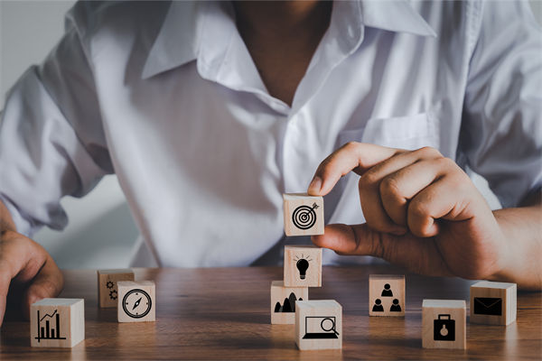 組織架構(gòu)跟著業(yè)務(wù)變總錯(cuò)位，效率越調(diào)越低怎么破？