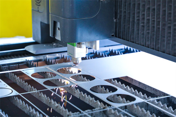 制造業(yè)管理咨詢(xún)公司，如何幫助企業(yè)應(yīng)對(duì)市場(chǎng)波動(dòng)？