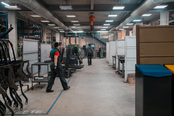 汽配行業(yè)人力資源管理咨詢服務(wù)機(jī)構(gòu)，車間技工流失率怎么降？